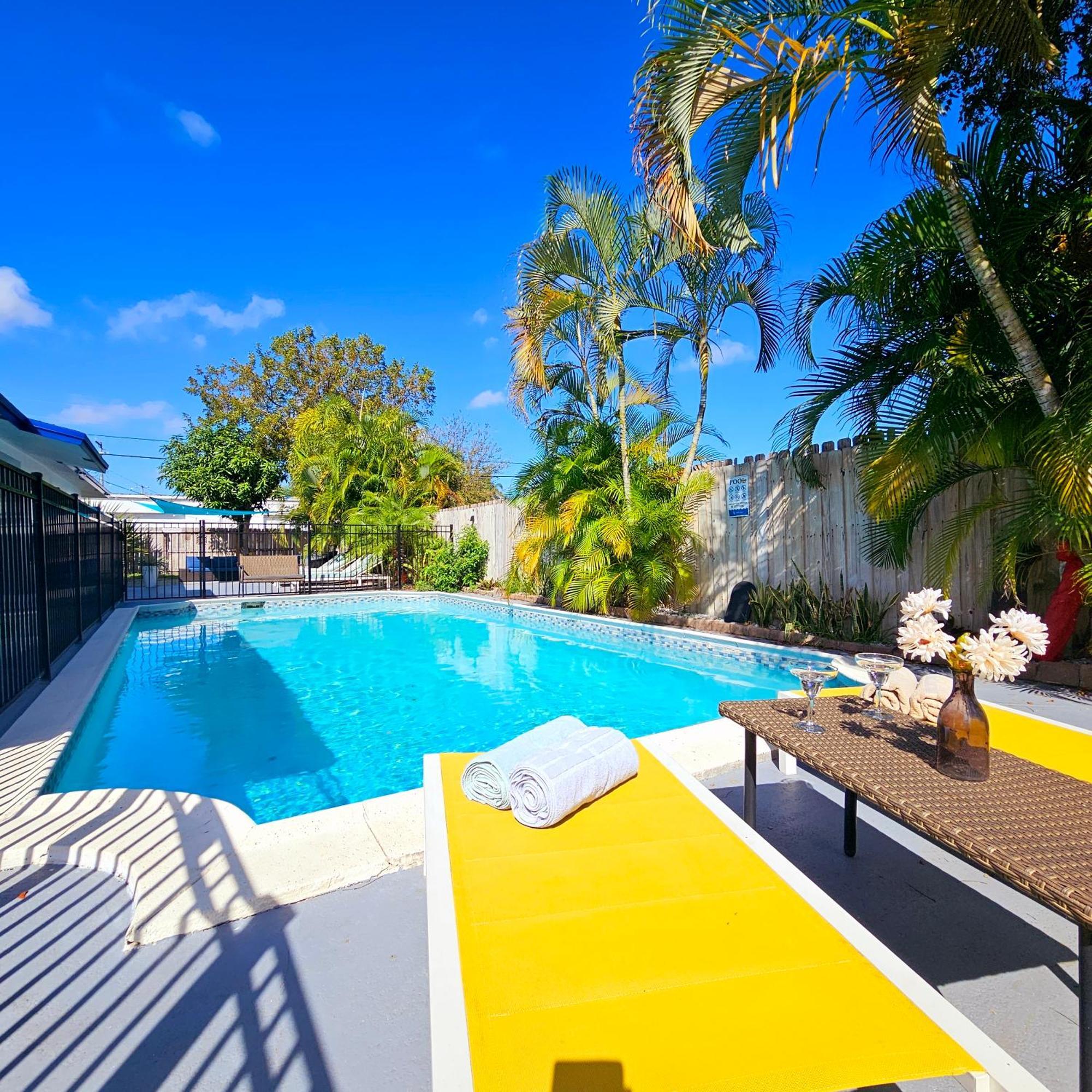 Coastal Haven: Family-Friendly House with Pool Near Beaches Fort Lauderdale Exterior photo